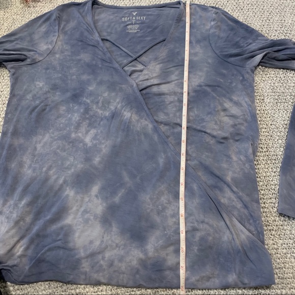 American Eagle Tie Dye Soft & Sexy Bell Sleeve Top - Picture 8 of 9